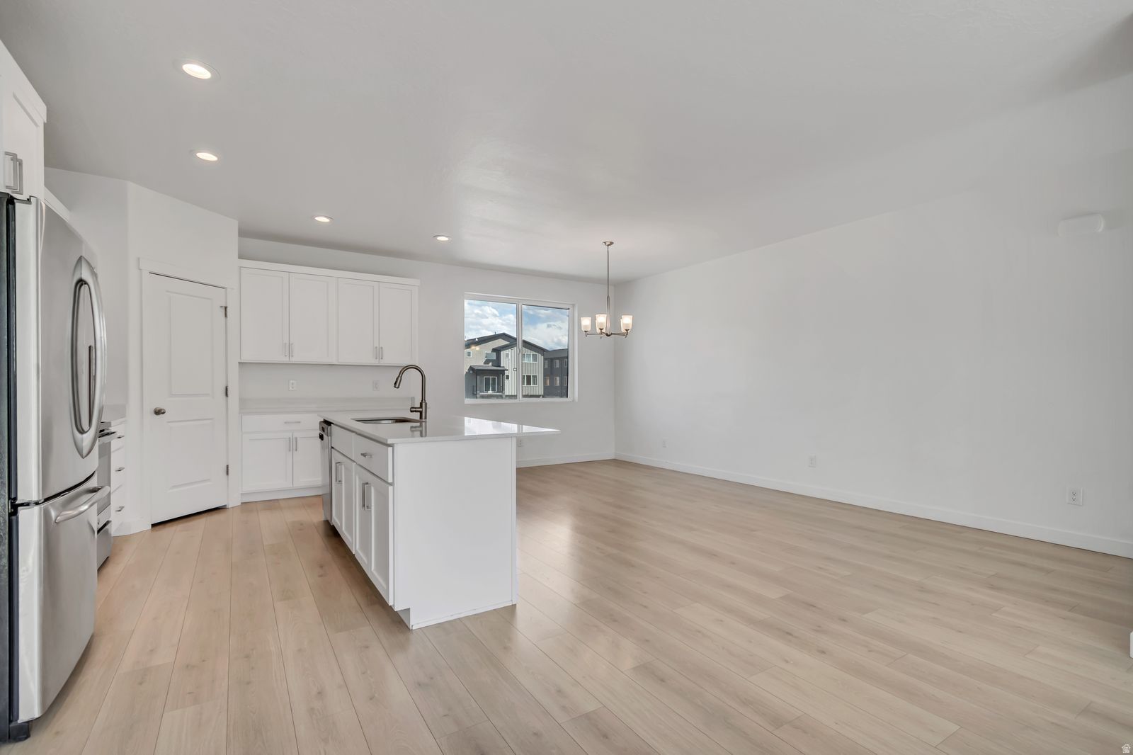 LAKESHORE LANDING - Residential