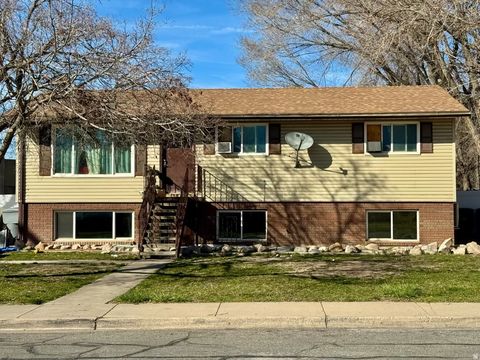 Photo of 105 E WILSON RD, North Salt Lake, UT 84054 (MLS # 2142602)