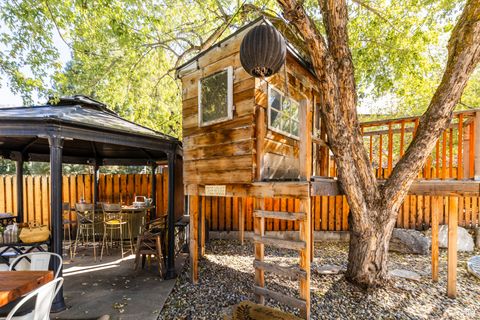 Tiny photo for 6701 S 2445 E, Cottonwood Heights, UT 84121 (MLS # 2115427)