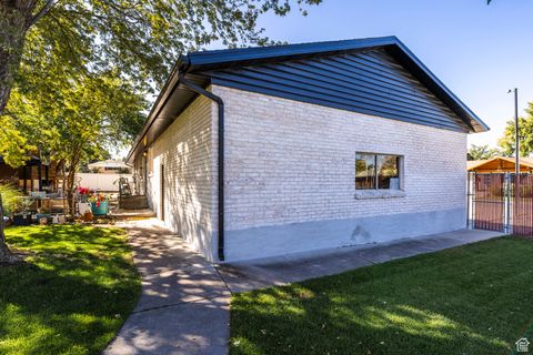 Tiny photo for 6701 S 2445 E, Cottonwood Heights, UT 84121 (MLS # 2115427)
