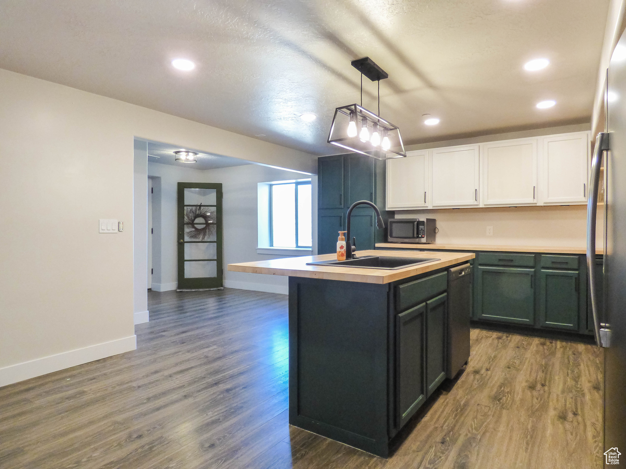 EAGLES LANDING - Residential