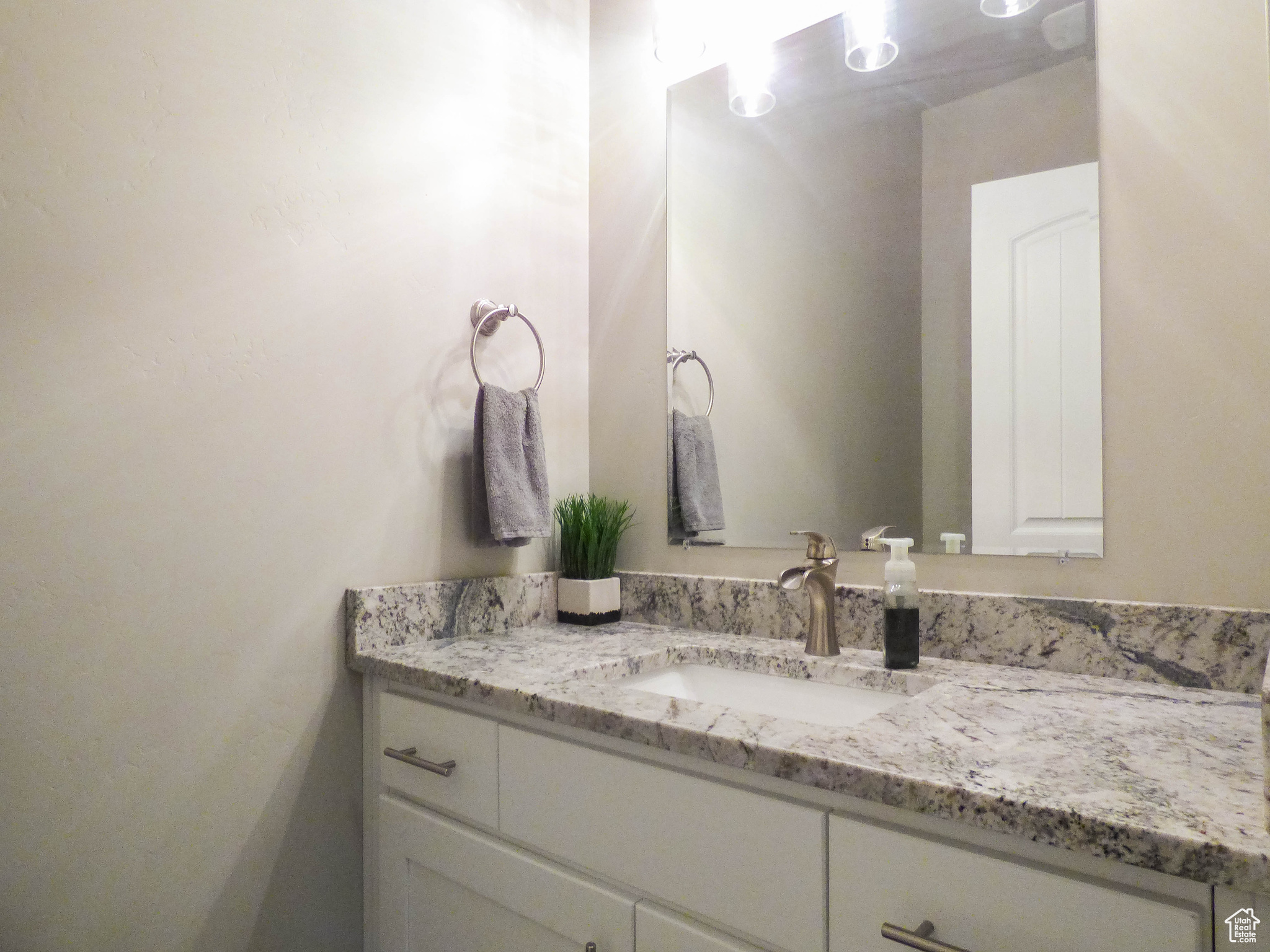 EAGLES LANDING - Residential