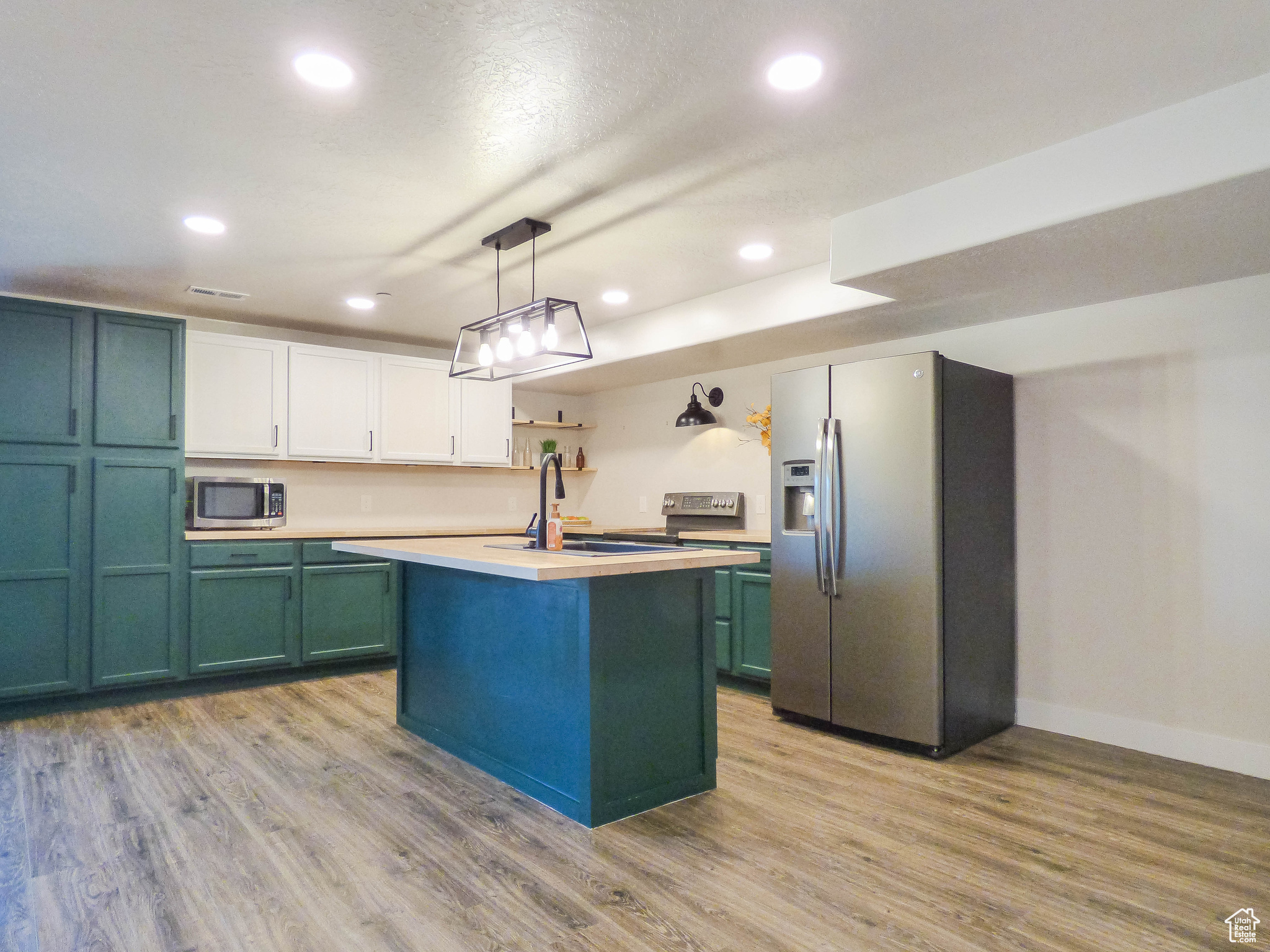 EAGLES LANDING - Residential