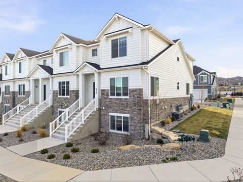 Tiny photo for 920 N HILLCREST LN, Lehi, UT 84048 (MLS # 2142401)