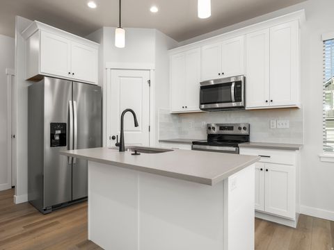 Tiny photo for 920 N HILLCREST LN, Lehi, UT 84048 (MLS # 2142401)