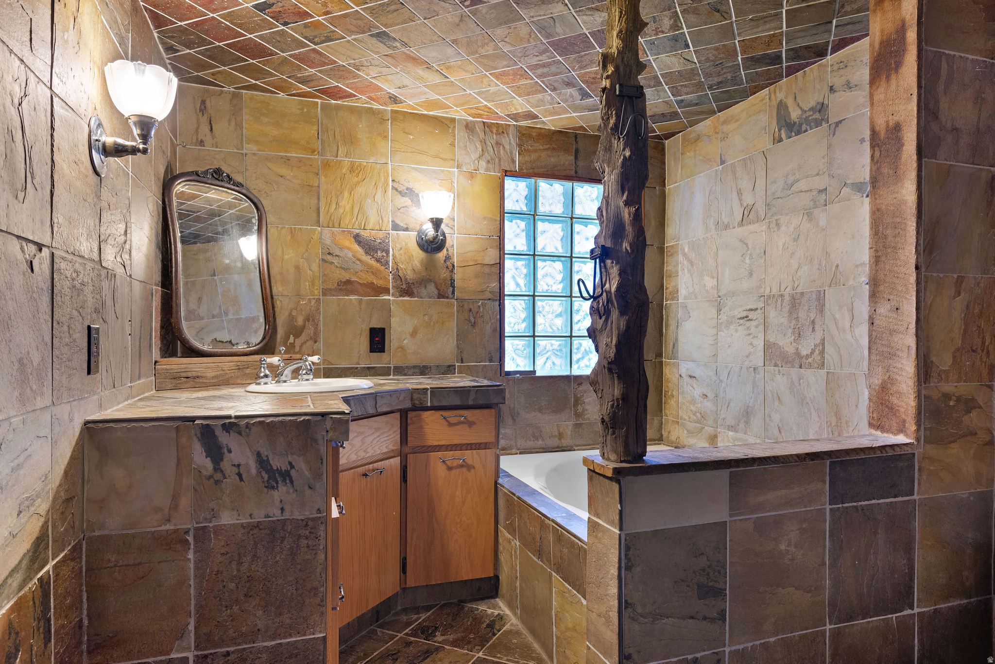 THE COUNTRY SQUIRE - Residential