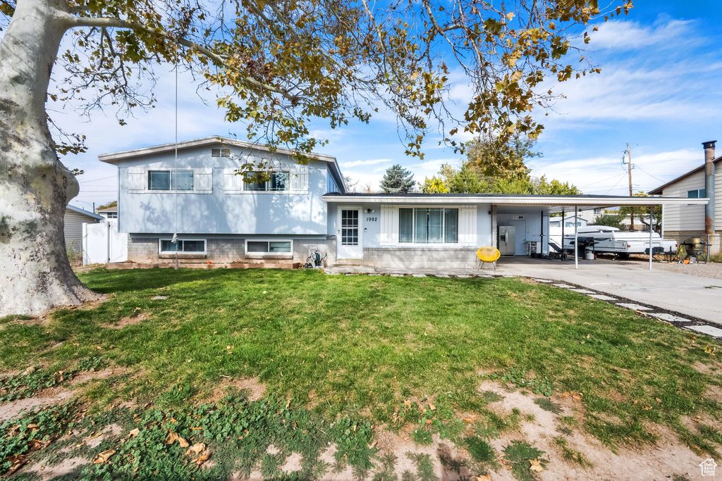 Photo of 1992 W AFTON CIR N, Layton, UT 84041 (MLS # 2119377)