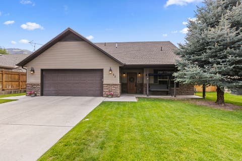Homes For Sale - 32 W Spring Creek Pkwy<br/> Cache County, Providence, UT 84332