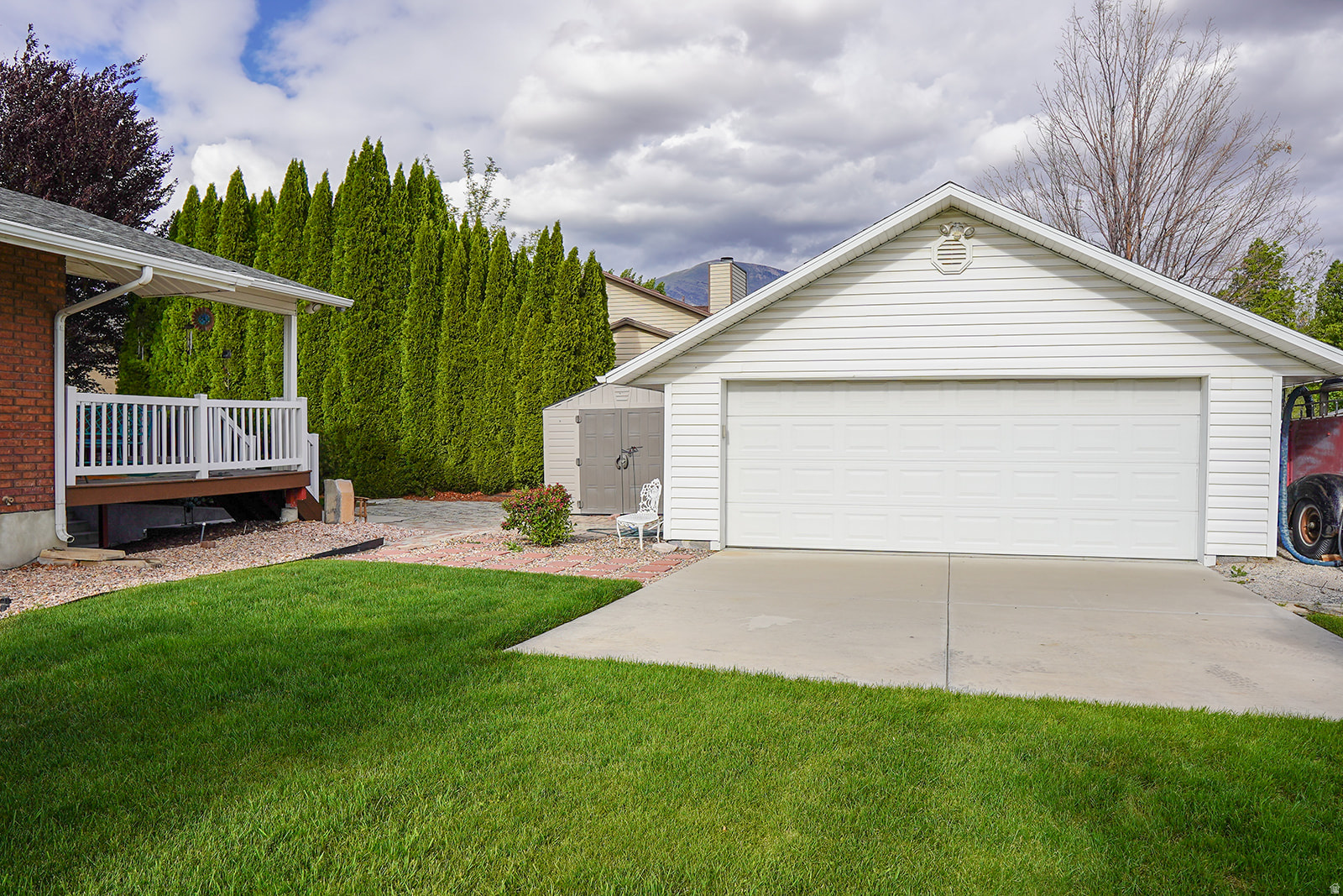 AFTON MEADOWS - Residential