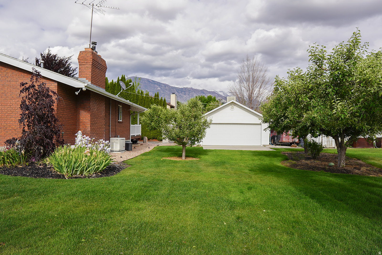 AFTON MEADOWS - Residential