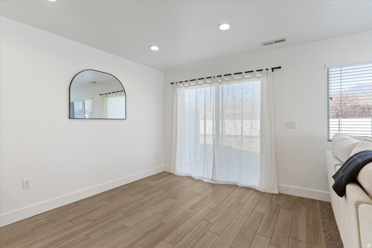 FREEDOM LANDING - Residential