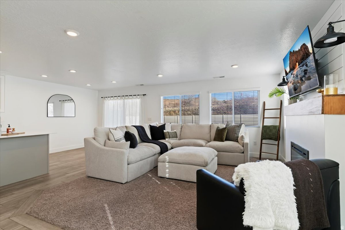 FREEDOM LANDING - Residential