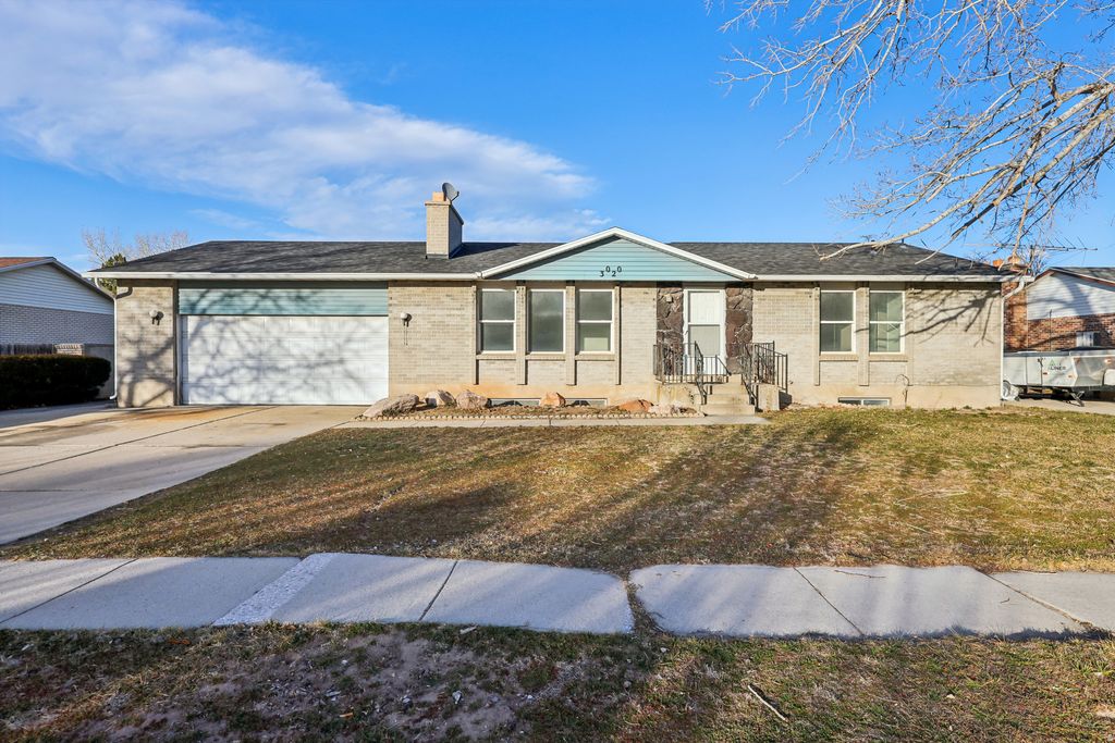 Photo of 3020 W ROSA VISTA DR, Taylorsville, UT 84129 (MLS # 2138909)