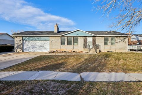 Photo of 3020 W ROSA VISTA DR, Taylorsville, UT 84129 (MLS # 2138909)