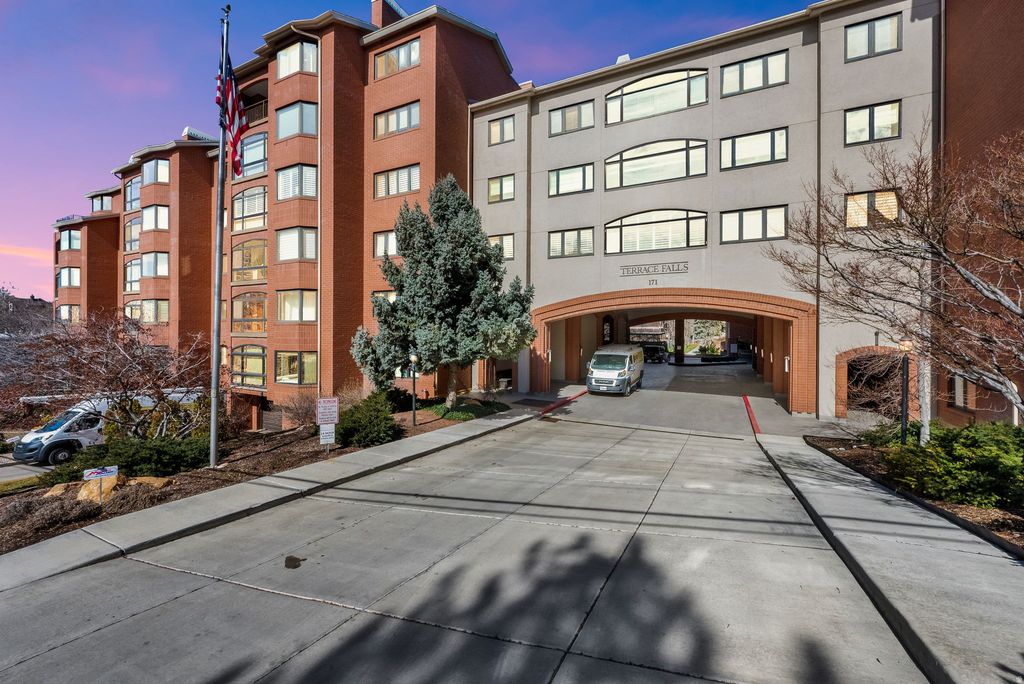 Photo of 171 E THRID AVE N #201, Salt Lake City, UT 84103 (MLS # 2140039)