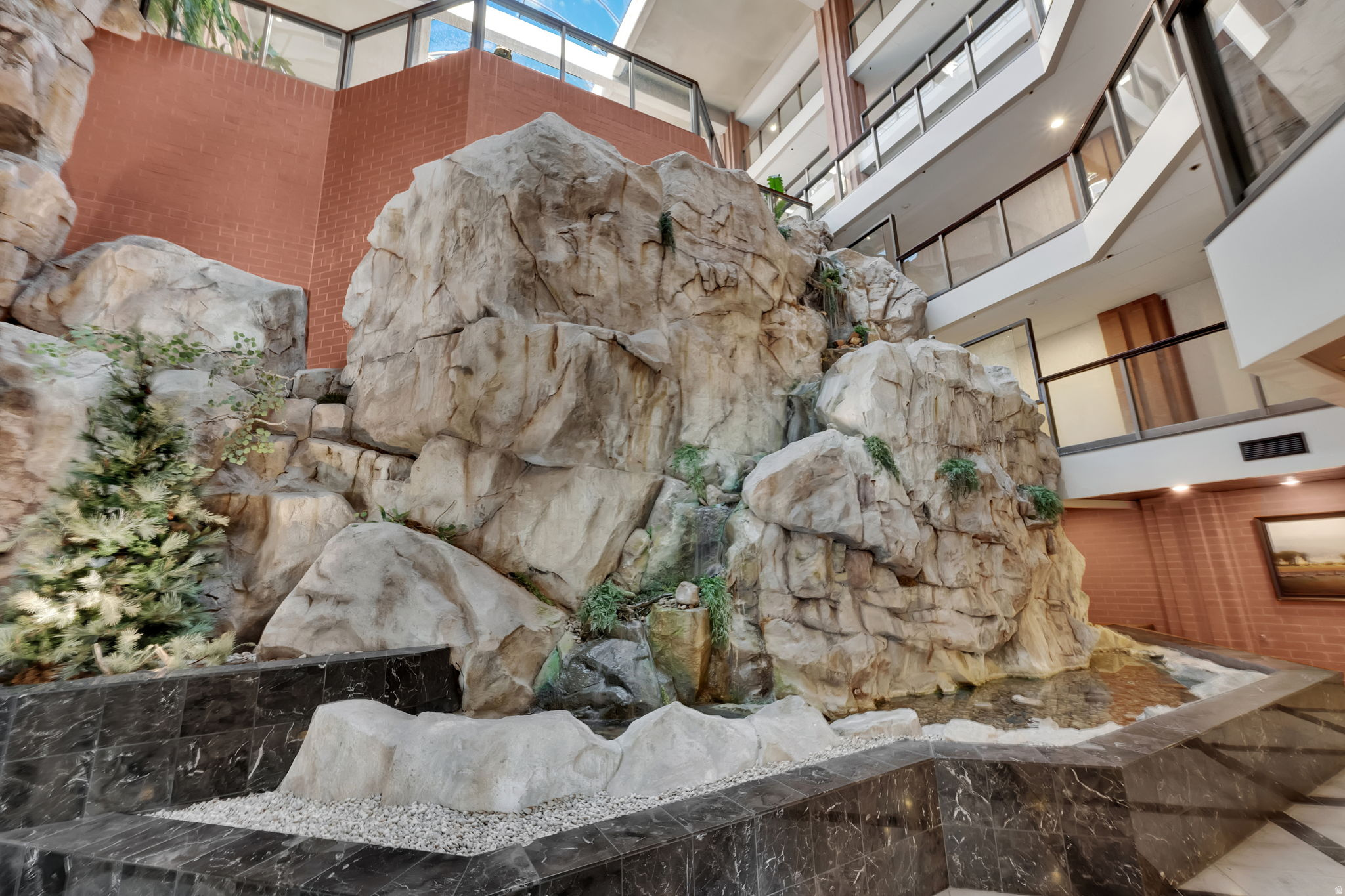 TERRACE FALLS - Residential