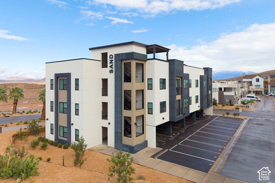 Photo of 961 W AKOYA PEARL ST #201, Saint George, UT 84790 (MLS # 2191883)