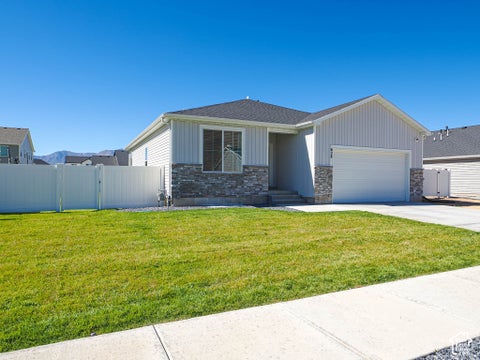 Homes For Sale - 628 S 770<br/> Cache County, Hyrum, UT 84319