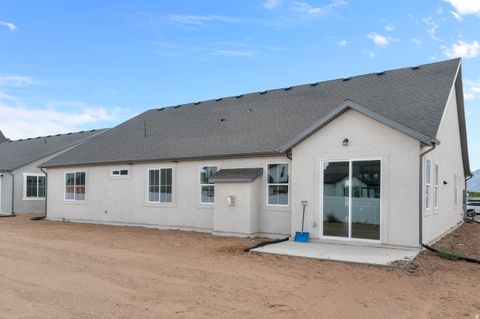 Tiny photo for 1903 S 2425 W, West Haven, UT 84401 (MLS # 2140595)