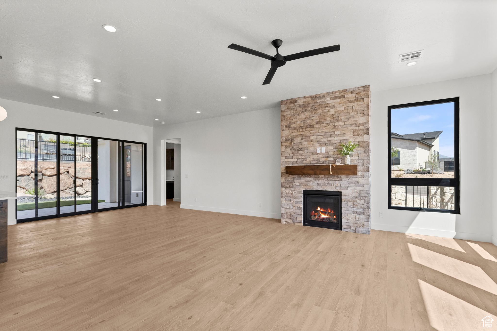 FALCON RIDGE PH 4 - Residential