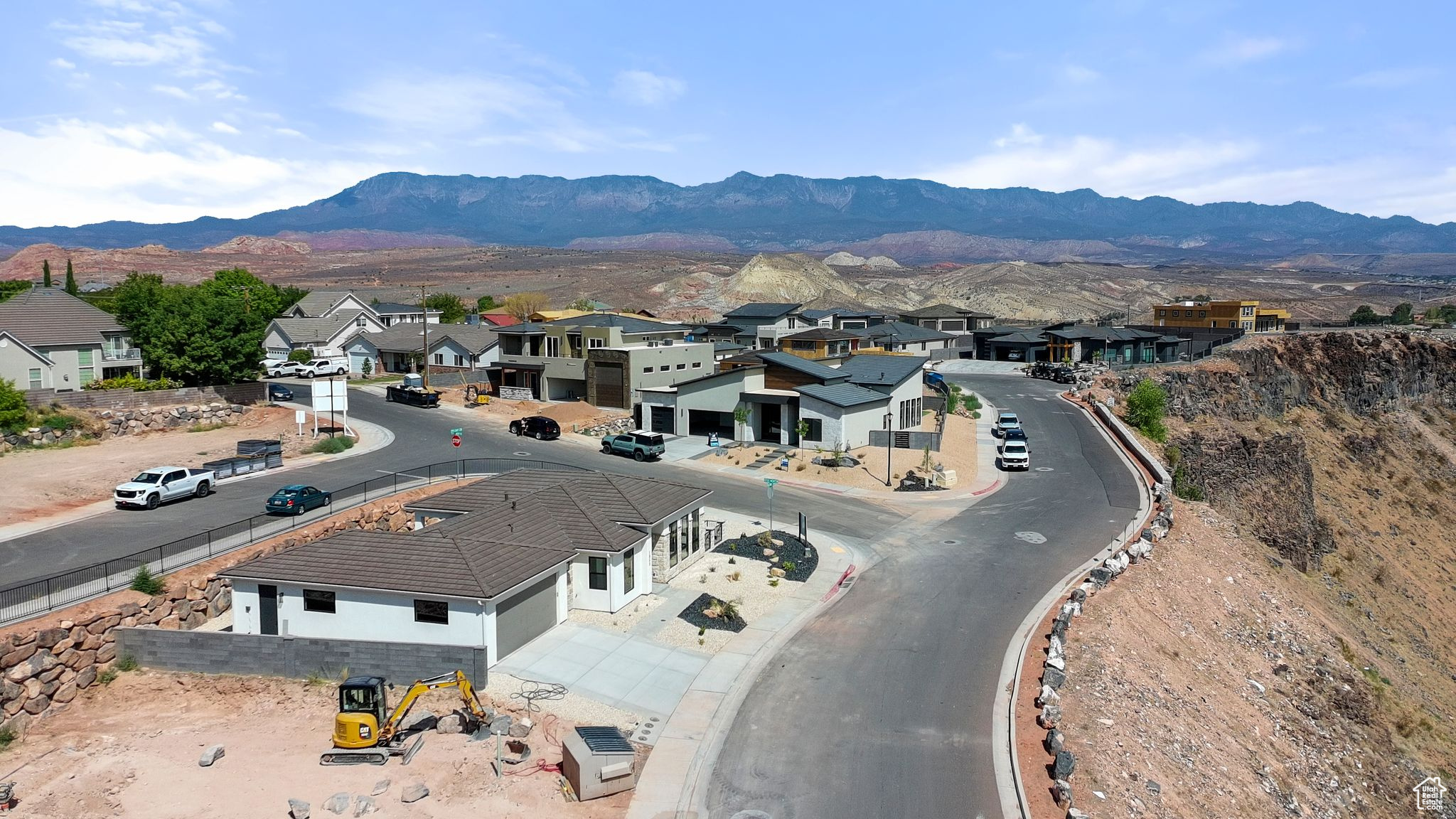 FALCON RIDGE PH 4 - Residential