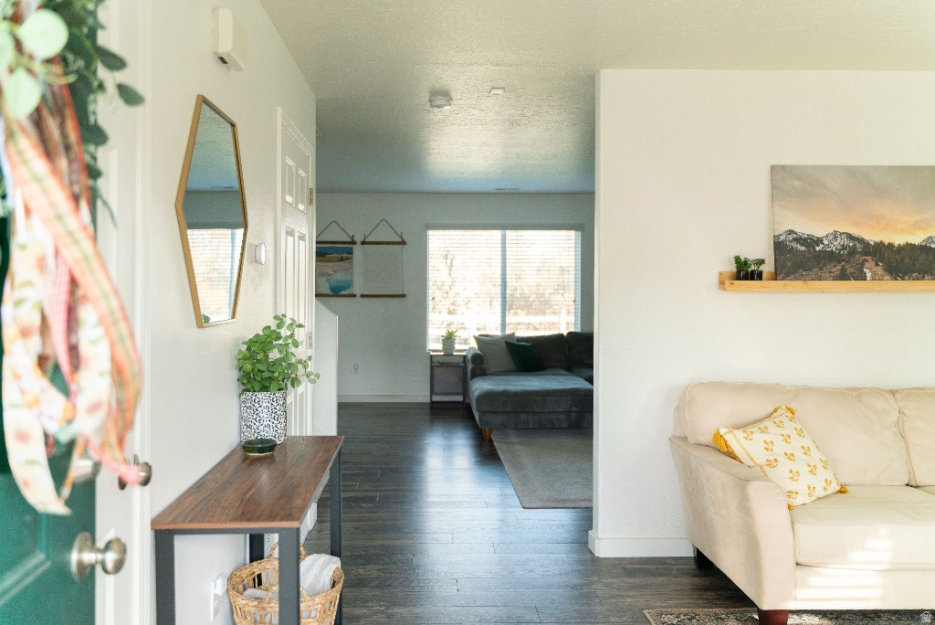 JORDAN WILLOWS - Residential