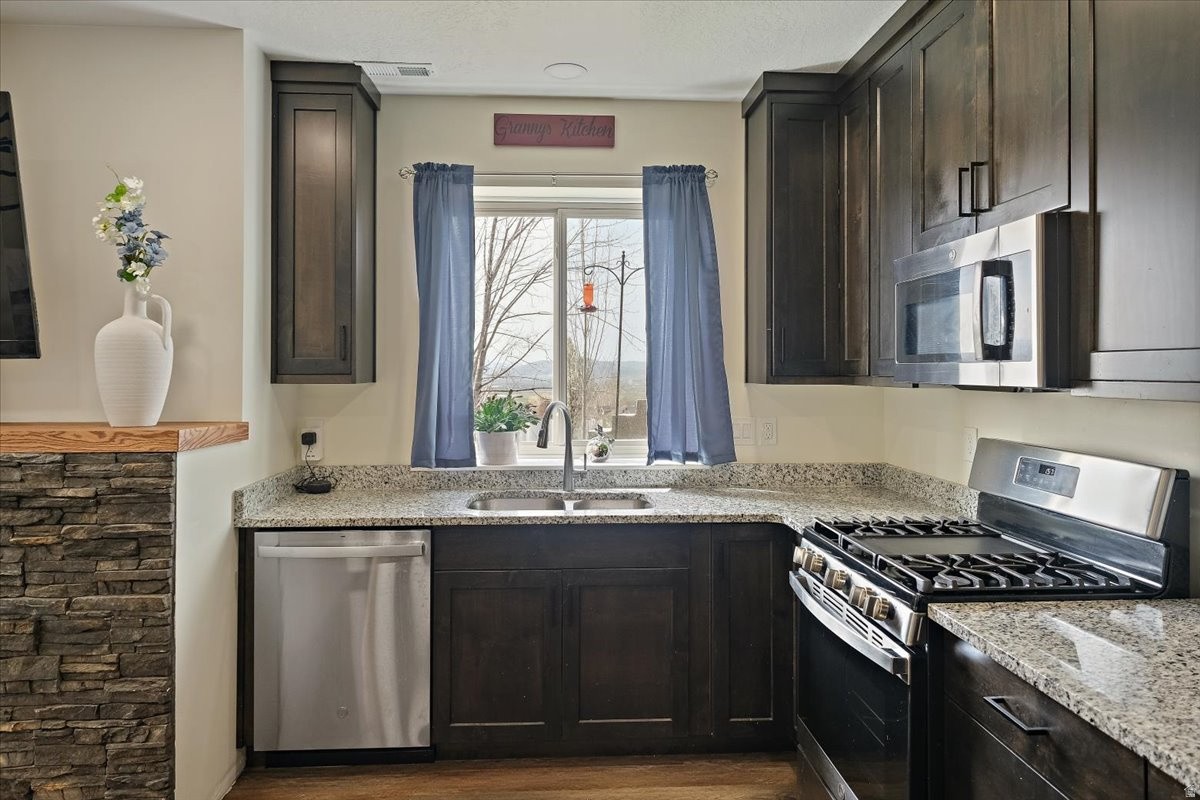 CHERRY CREEK HEIGHTS - Residential