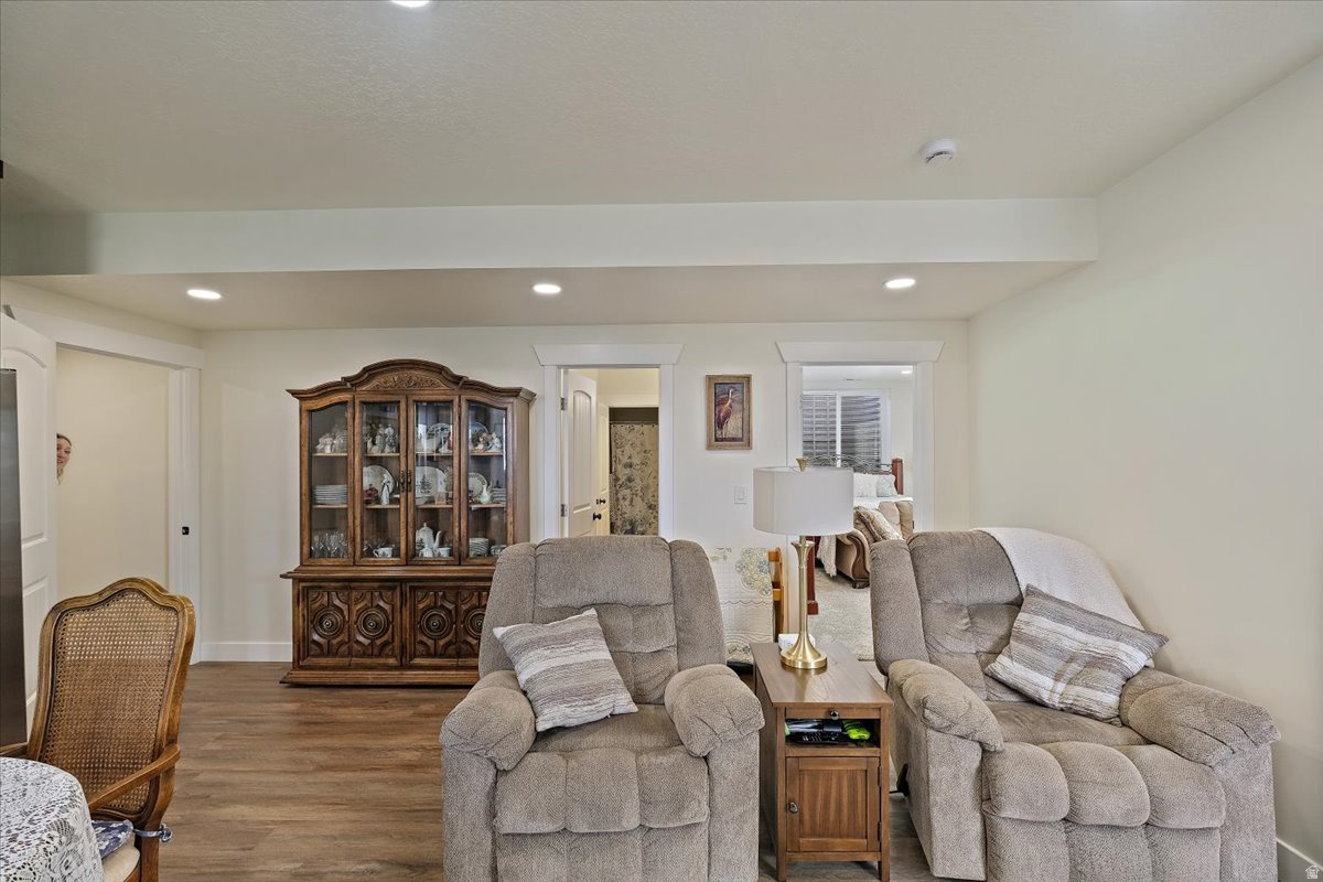 CHERRY CREEK HEIGHTS - Residential