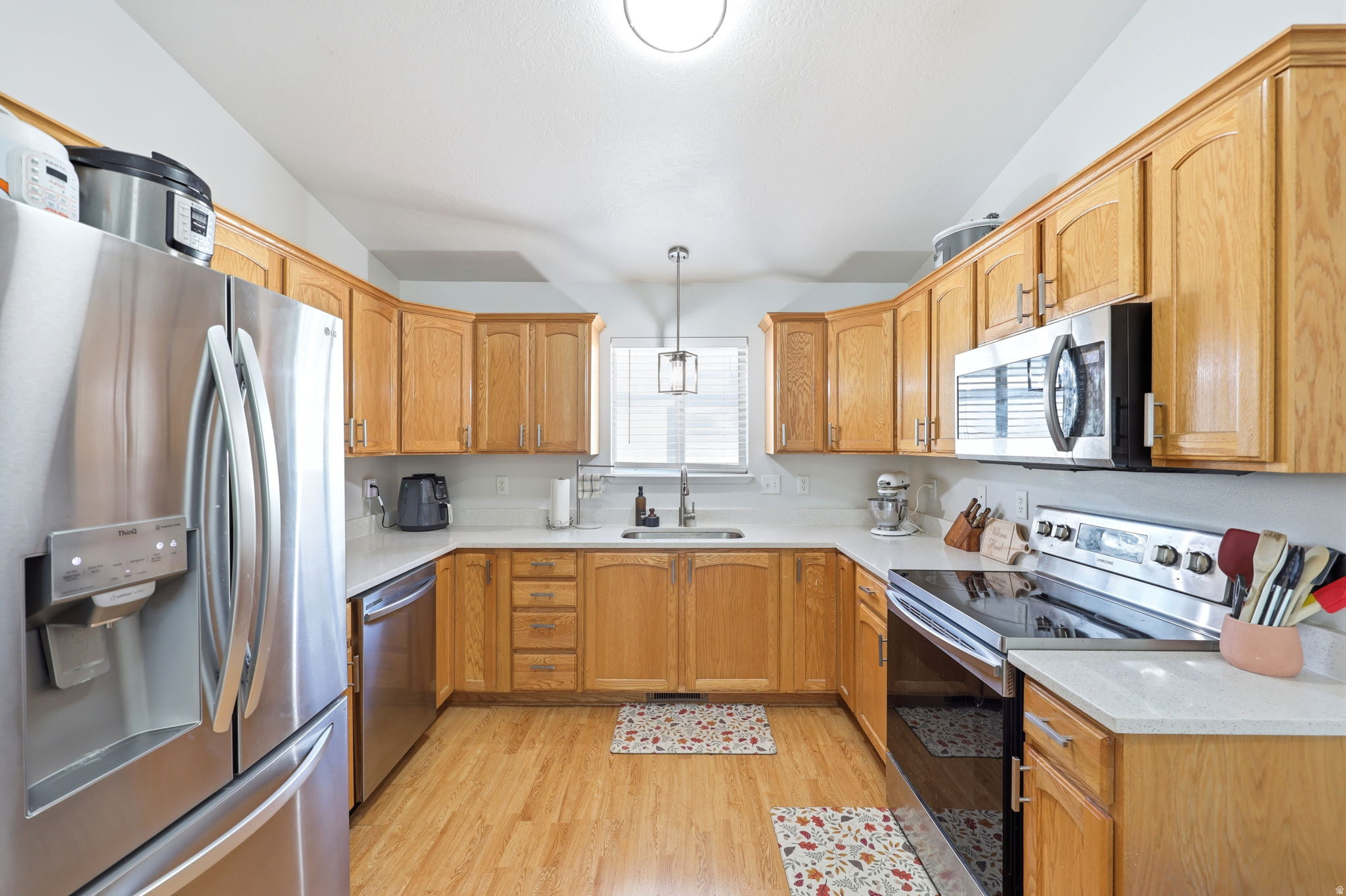 WHISPERING WILLOWS - Residential