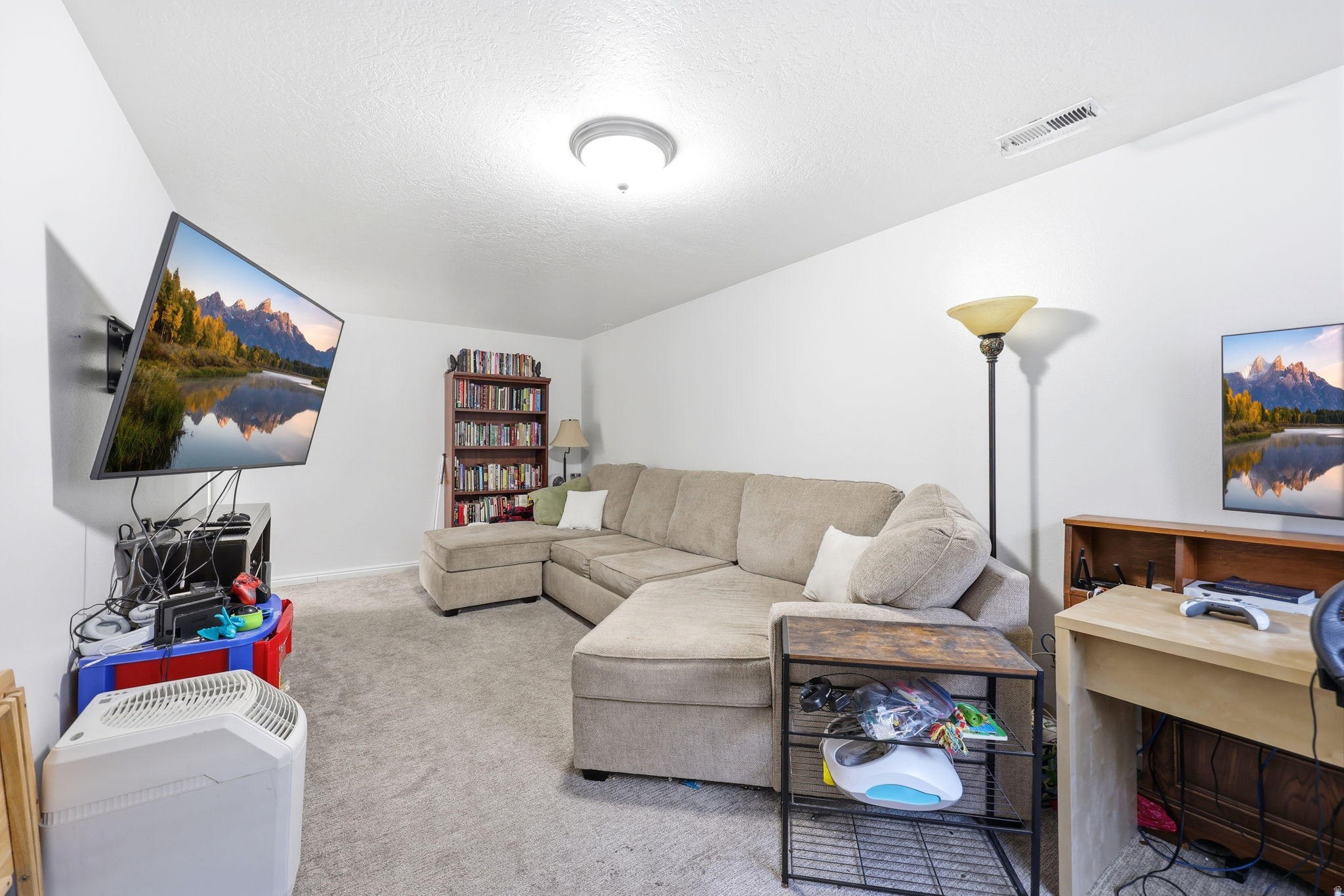 WHISPERING WILLOWS - Residential