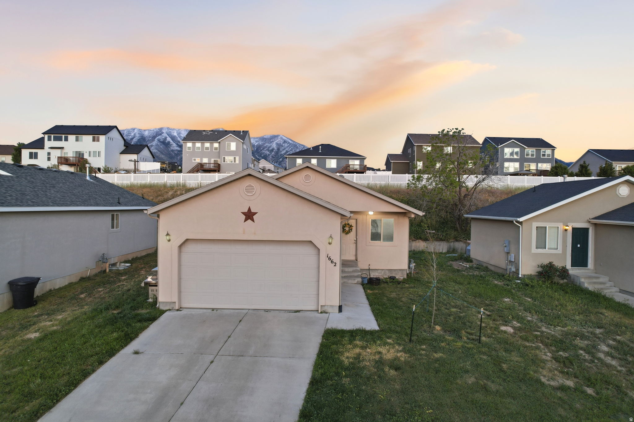 WHISPERING WILLOWS - Residential