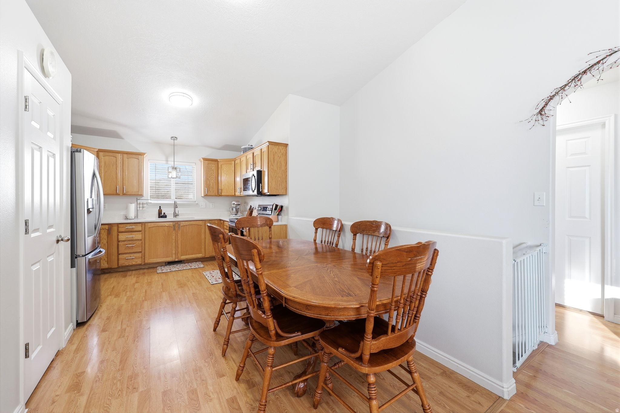 WHISPERING WILLOWS - Residential