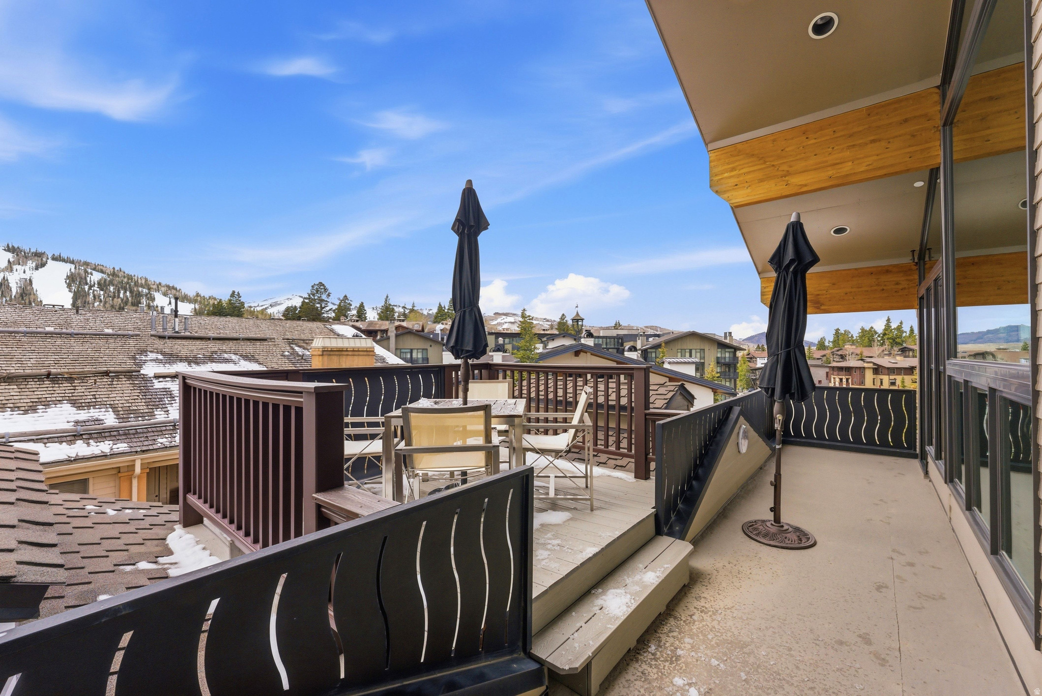 ROYAL PLAZA - Residential