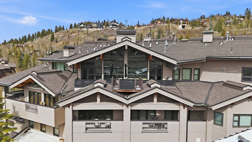 Photo of 7620 ROYAL ST #402, Deer Valley, UT 84060 (MLS # 2155277)