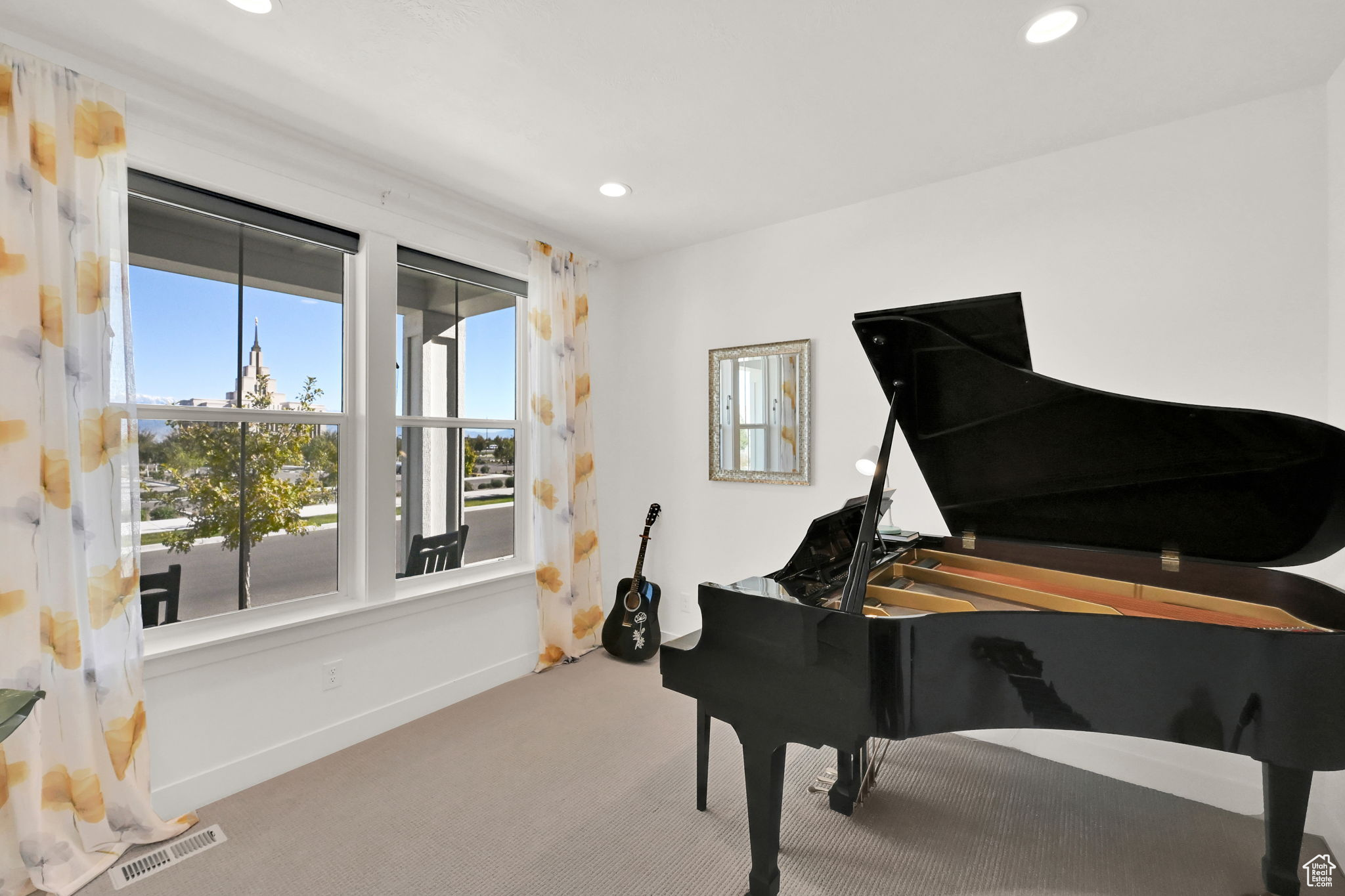 BEACON POINTE - Residential Lease