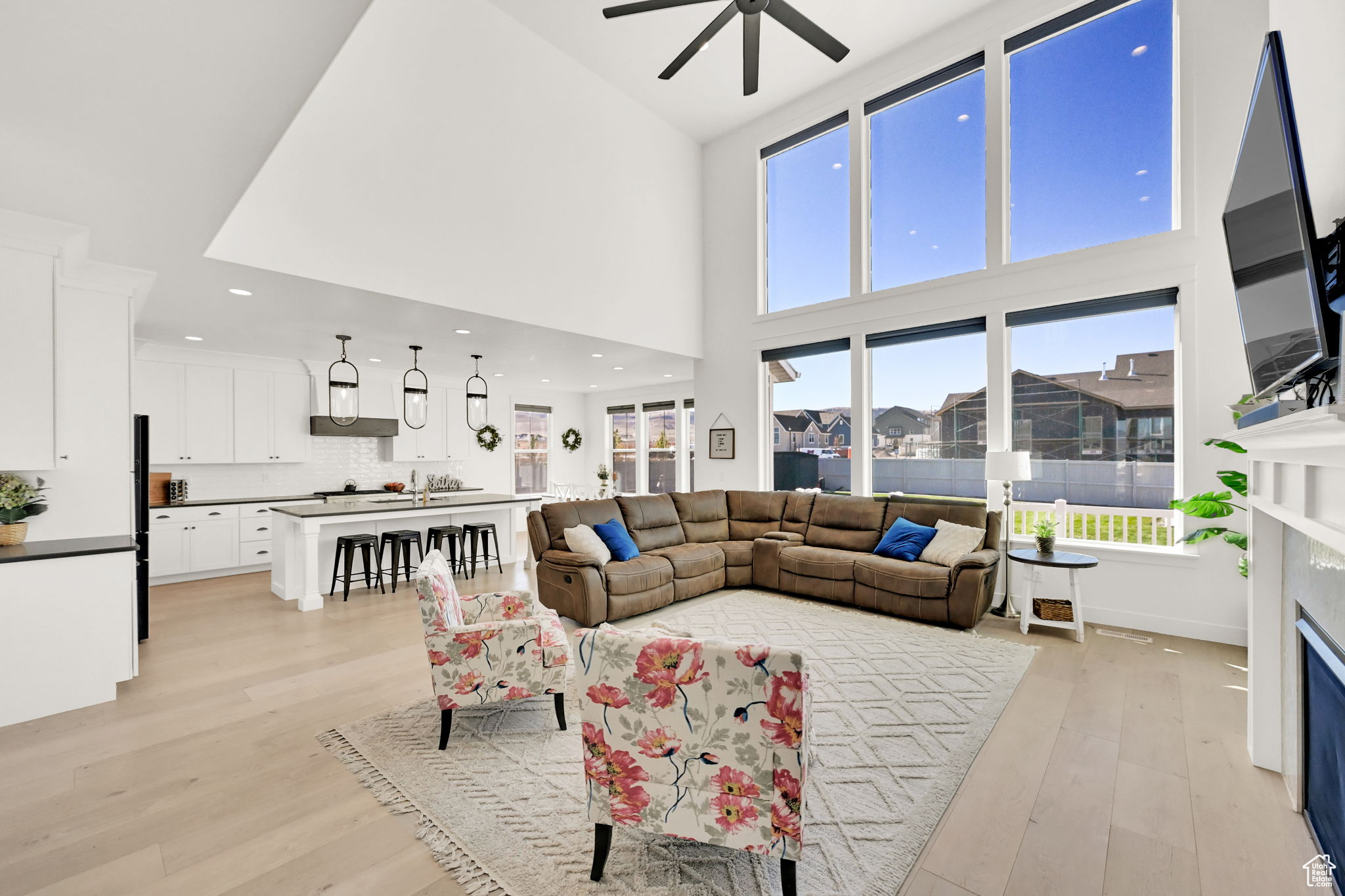 BEACON POINTE - Residential Lease