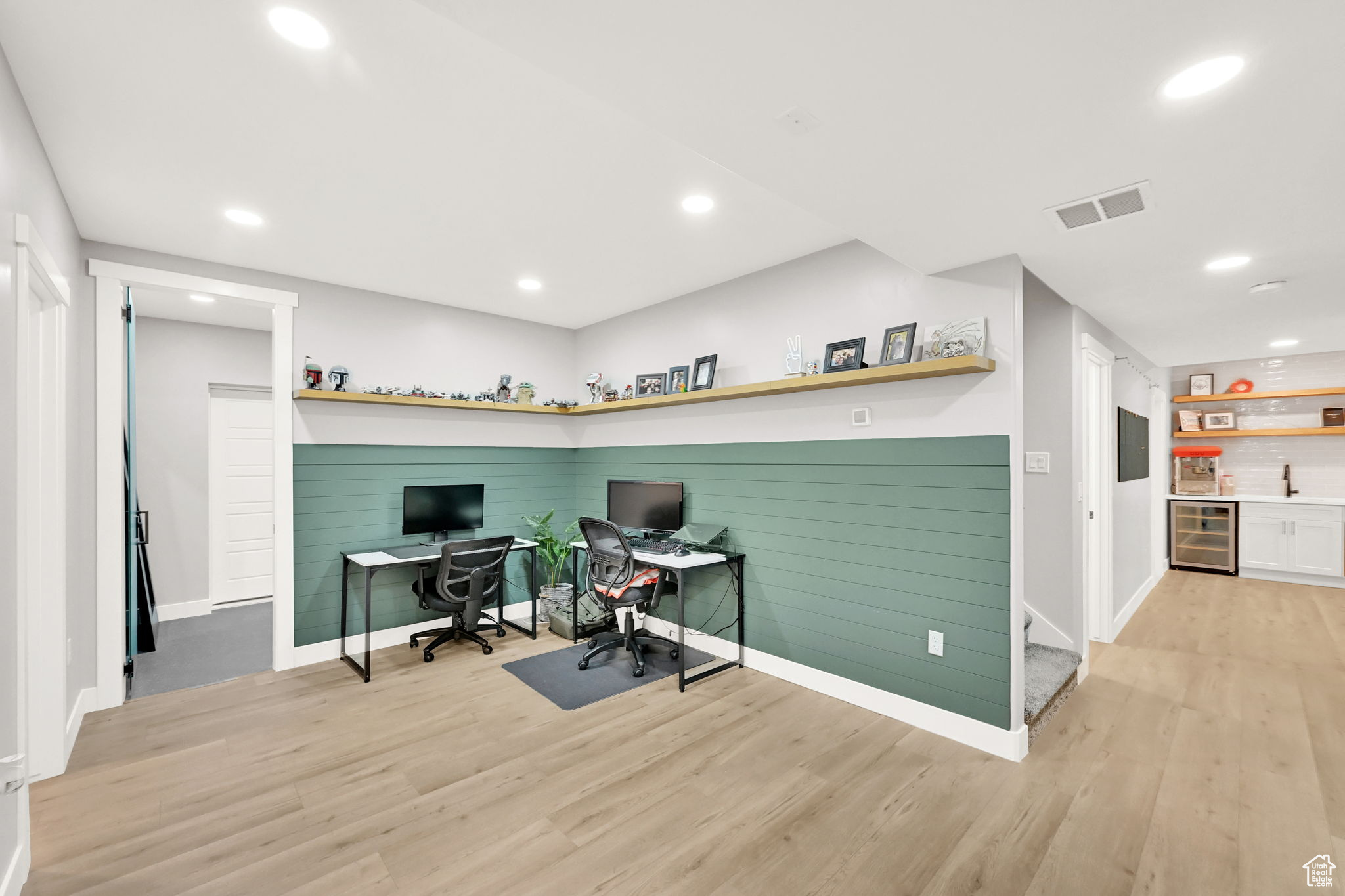 BEACON POINTE - Residential Lease