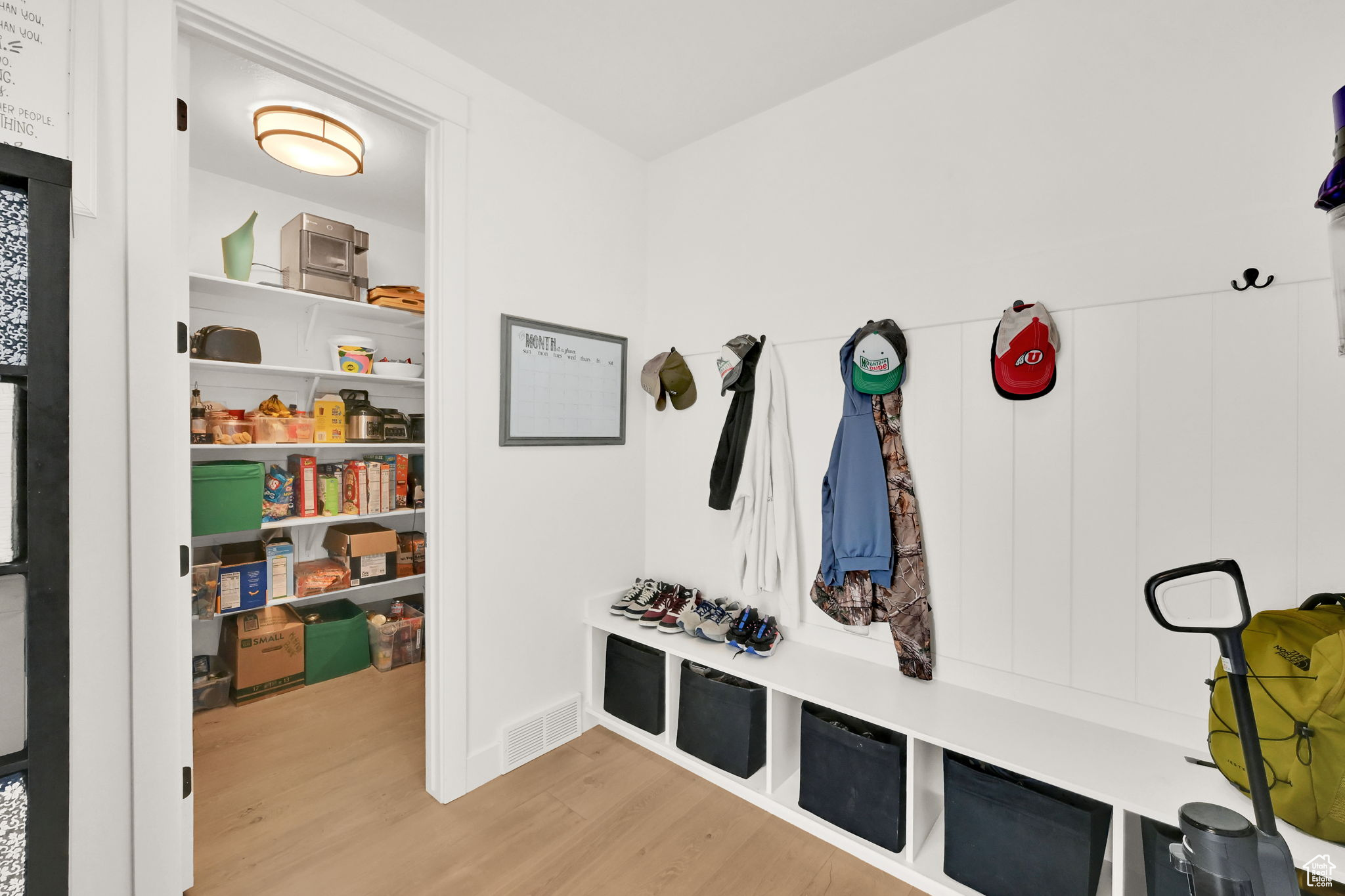 BEACON POINTE - Residential Lease