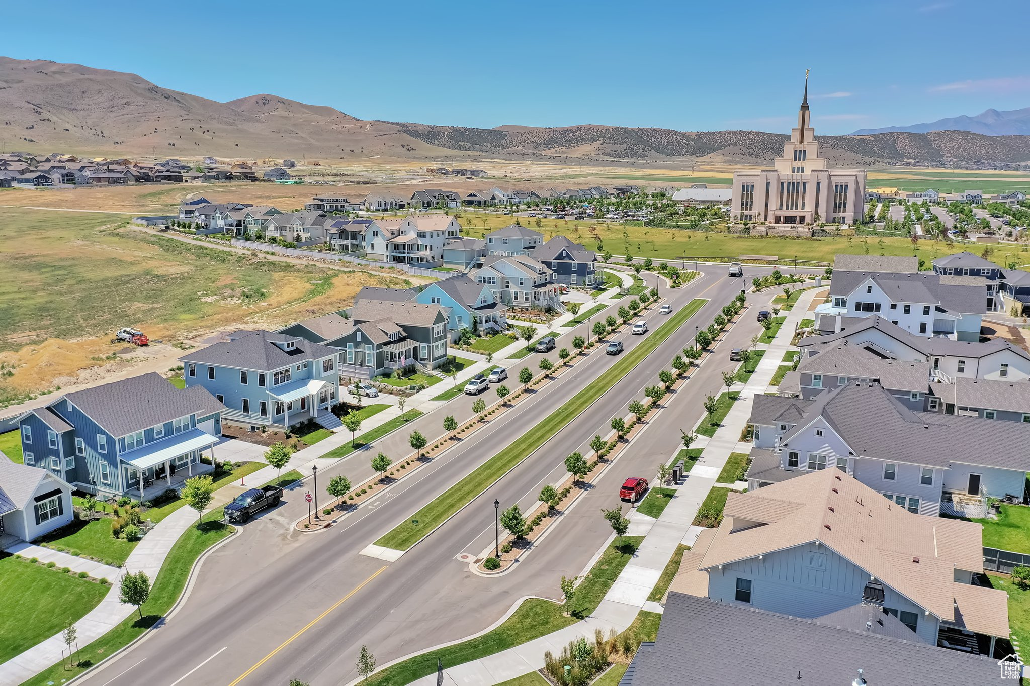 BEACON POINTE - Residential