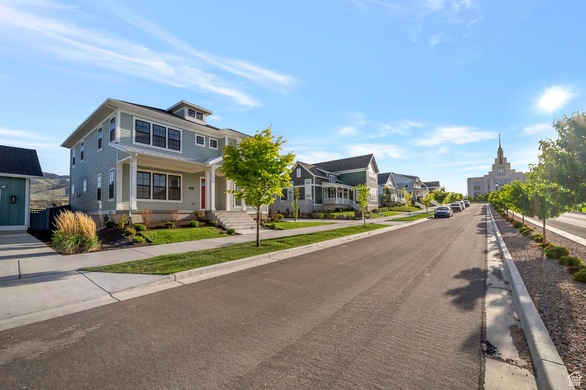 BEACON POINTE - Residential