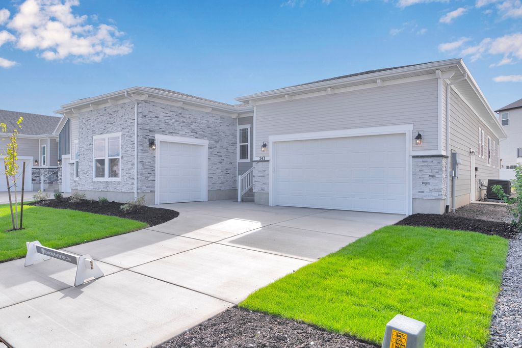 Photo of 243 E POLARIS DR #106, Saratoga Springs, UT 84045 (MLS # 2119973)