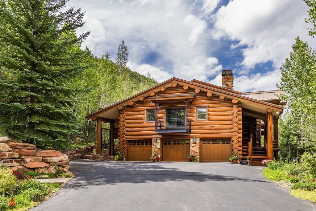 Photo of 29 CANYON CT, Park City, UT 84060 (MLS # 2179556)