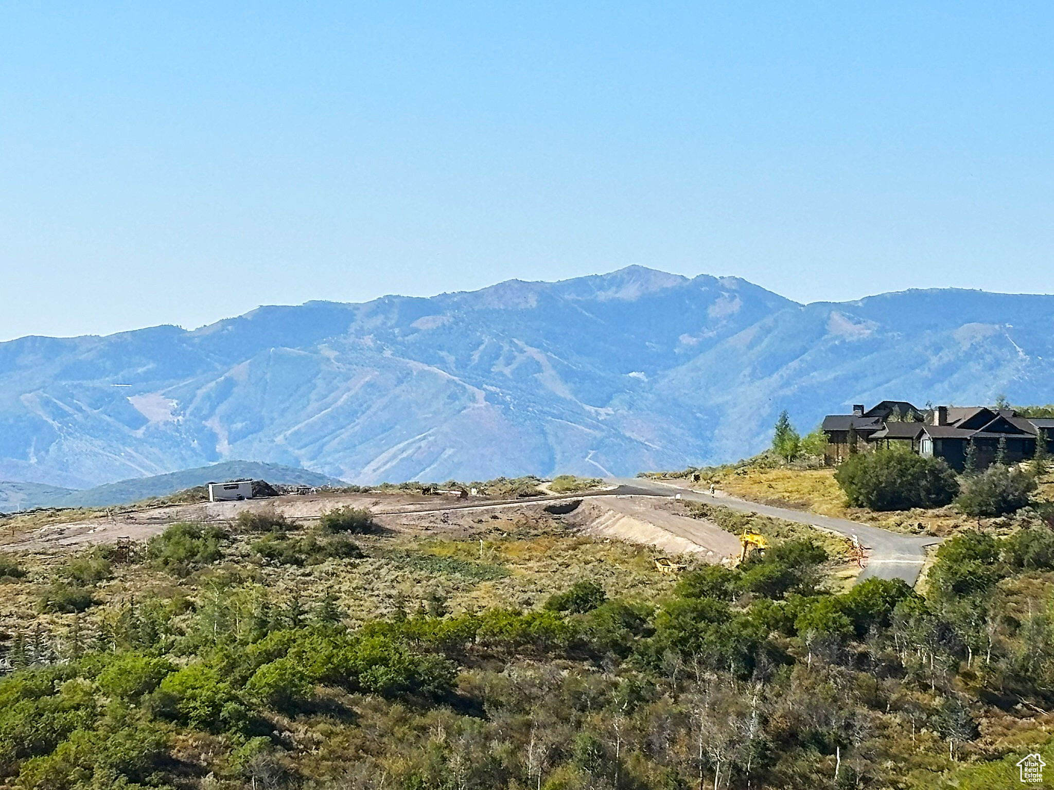 THE SUMMIT - Land