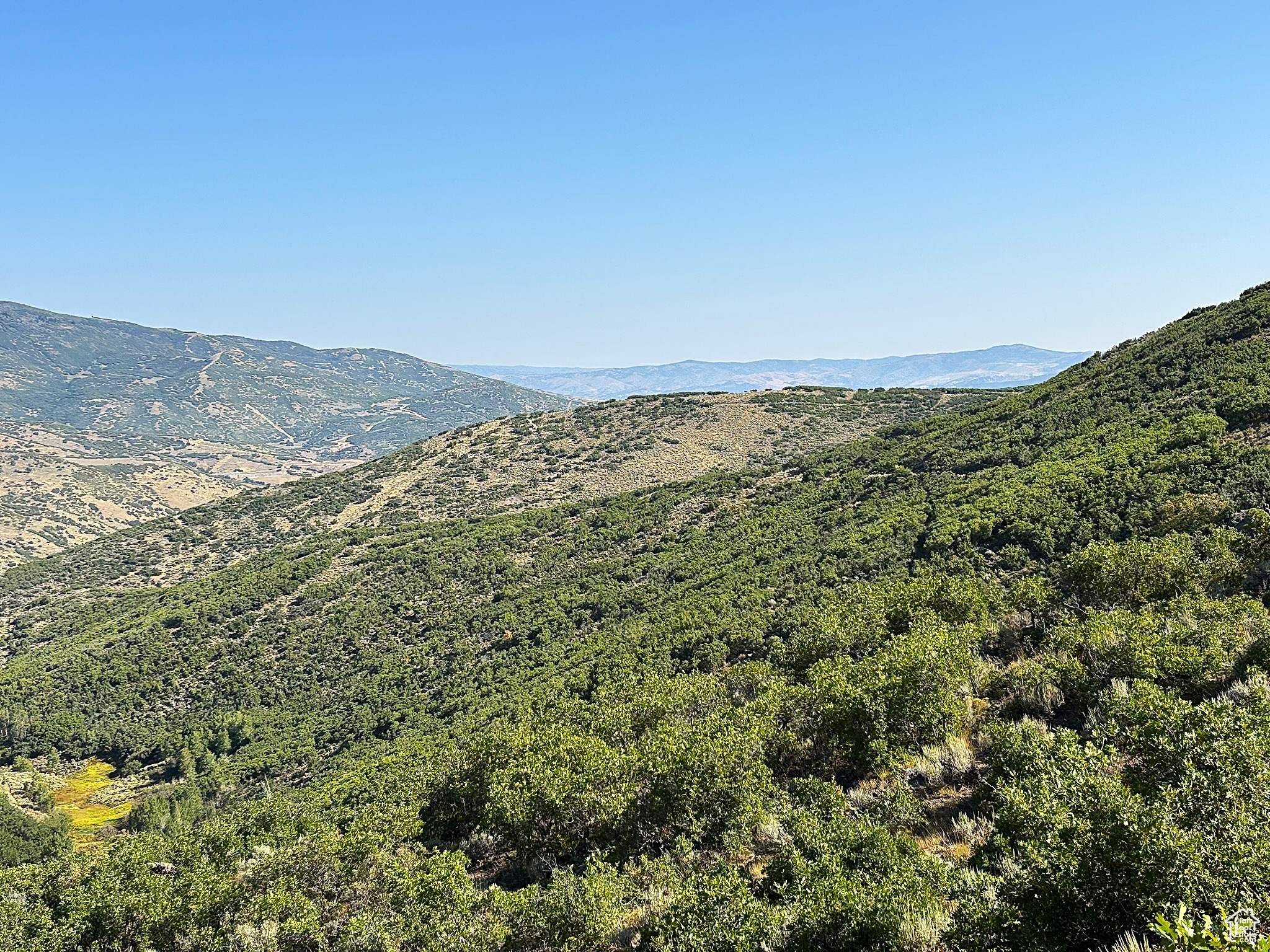 THE SUMMIT - Land