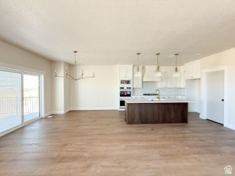 OVERLAKE - Residential