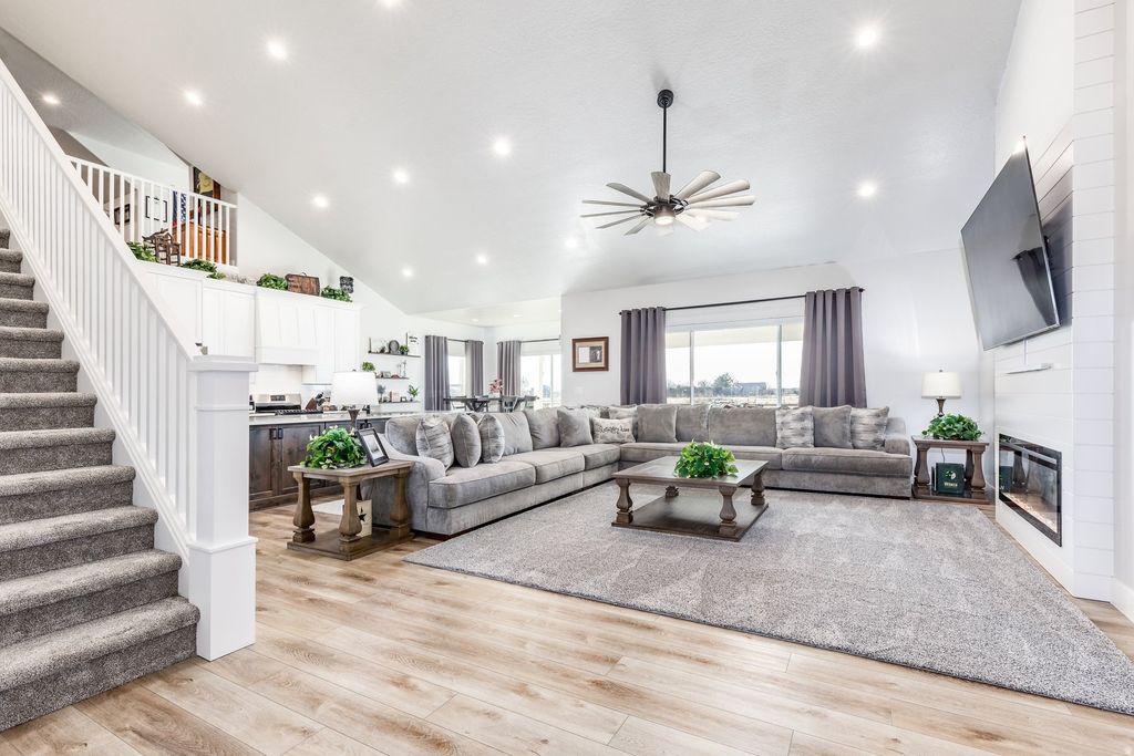 Photo of 4255 W 950 S, West Weber, UT 84401 (MLS # 2129064)