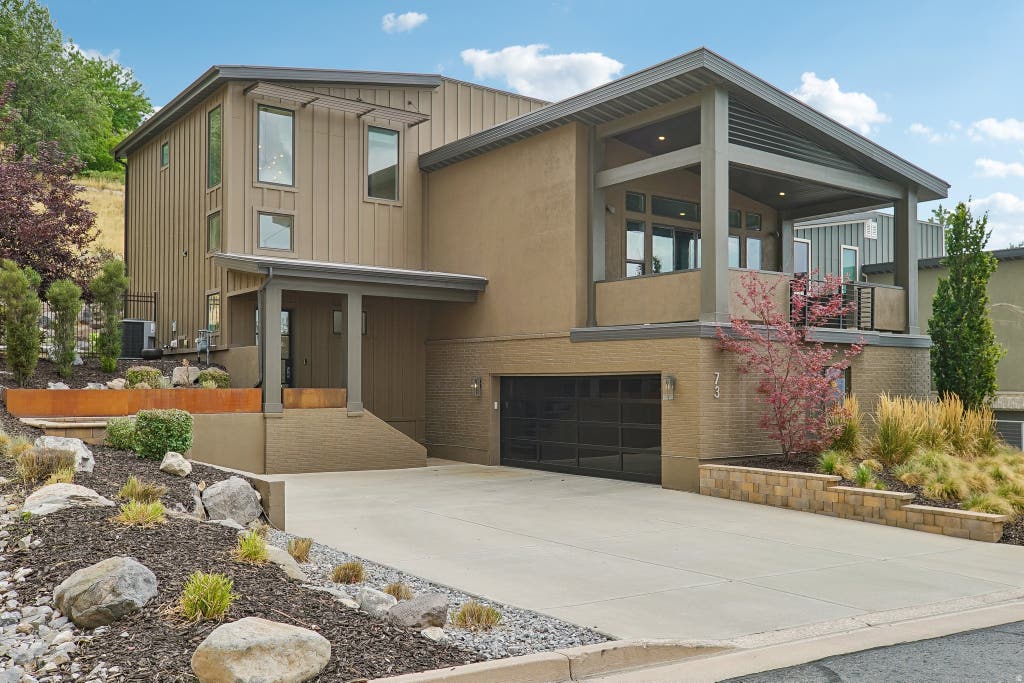 Photo of 73 E COLUMBUS CT, Salt Lake City, UT 84103 (MLS # 2178974)