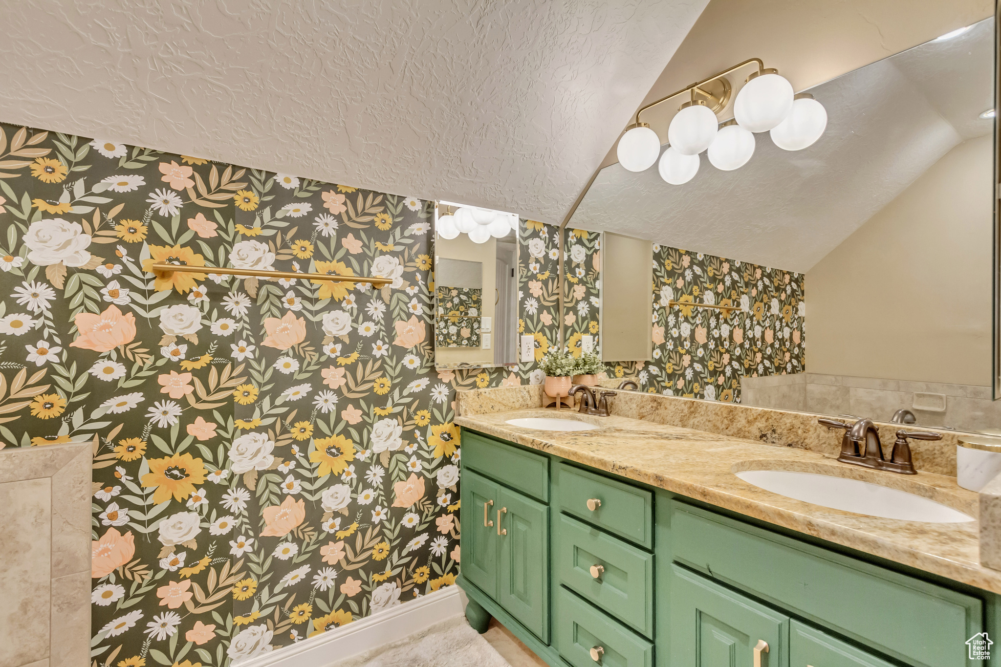 HOLDAWAY ROAD - Residential