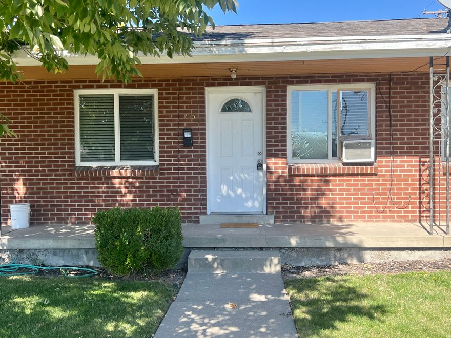 Now available, this 1 bedroom, 1 bathroom apartment offers a comfortable and efficient living space in a convenient location. The living area features great natural light and a practical layout that flows easily into the kitchen, which offers ample cabinet storage and the essentials you need for everyday cooking. The bedroom provides a cozy retreat with closet space, while the full bathroom is clean and functional with a simple, modern feel. Situated in a central Salt Lake City neighborhood, you'll enjoy easy access to shopping, dining, public transportation, and major roadways, making commuting and daily errands quick and convenient.