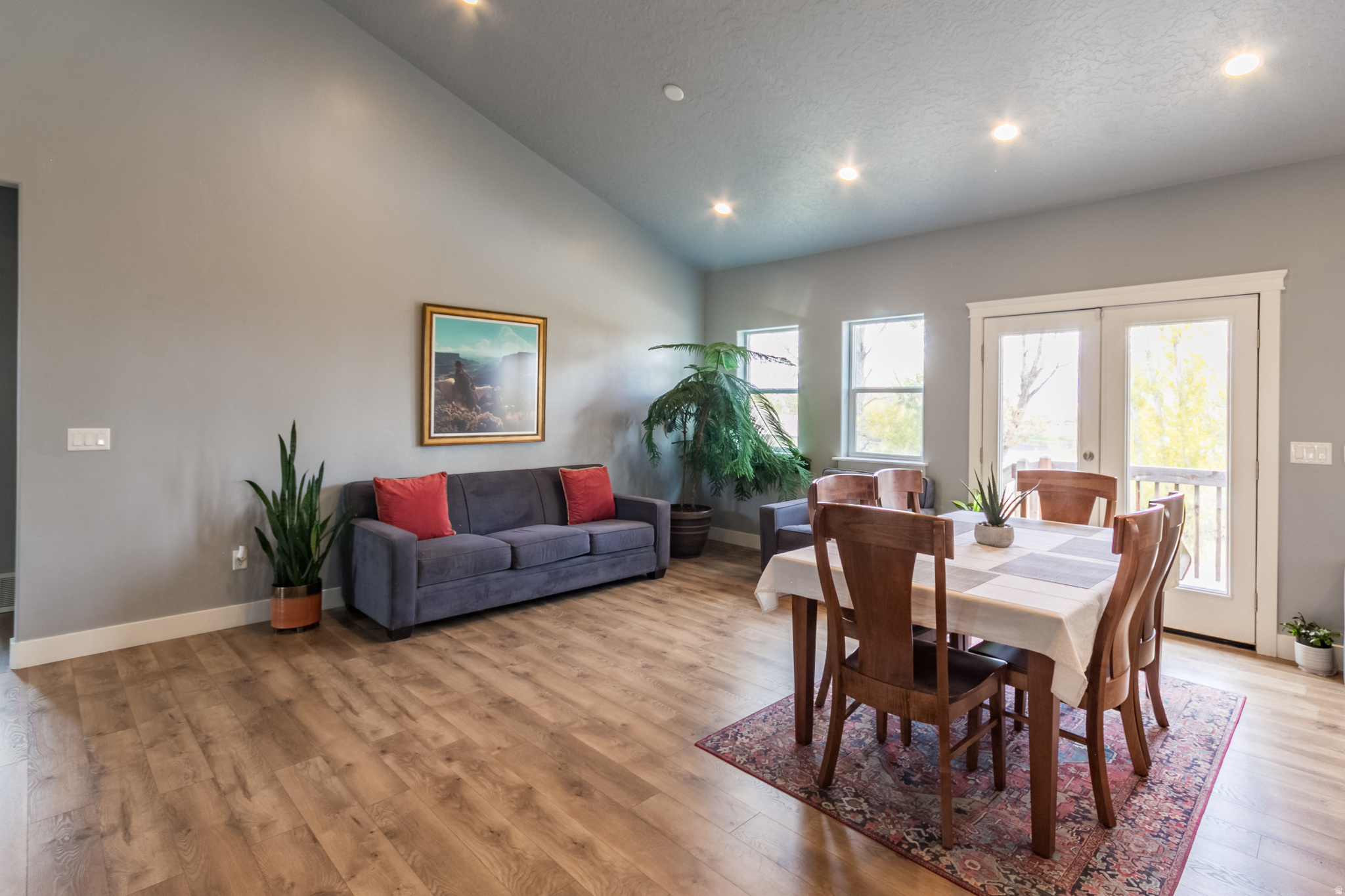 HIDDEN COVE - Residential